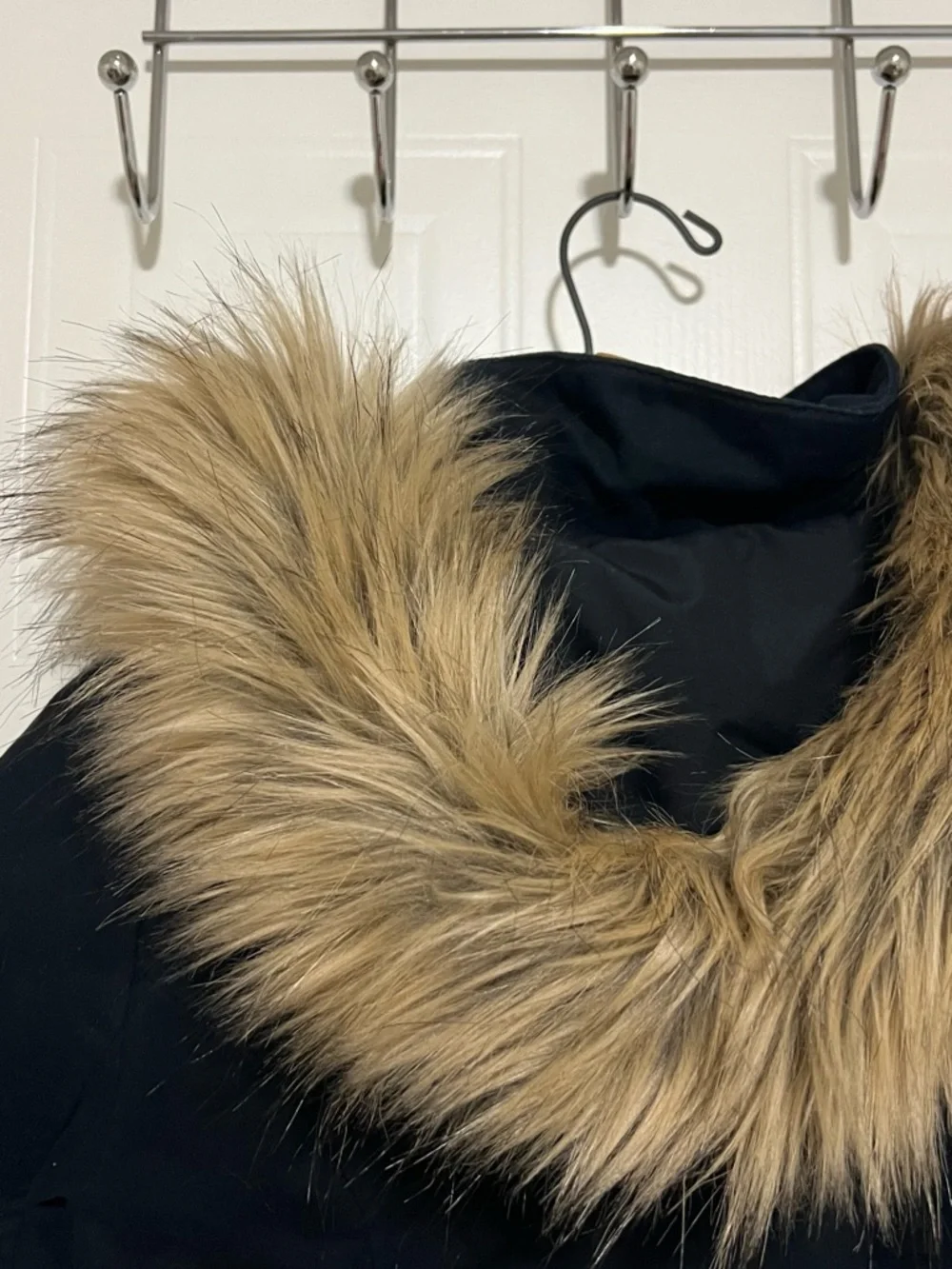 BNWT- Hollister Navy Hooded Jacket with Detachable Faux Fur Trim - Picture 5 of 7